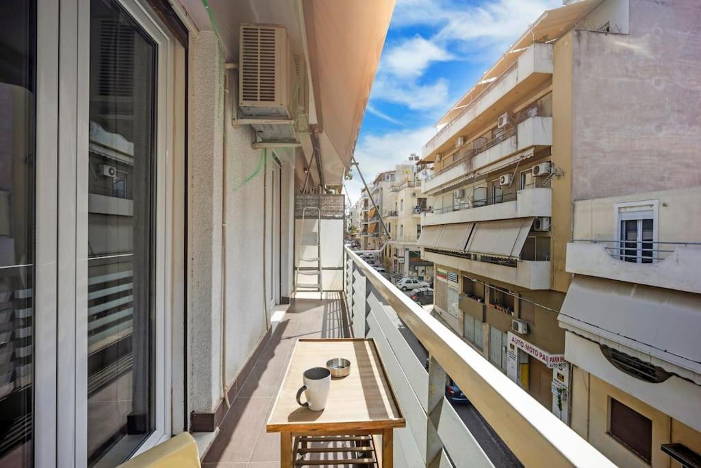 Apartment In The Middle Of Everything Athen Eksteriør bilde