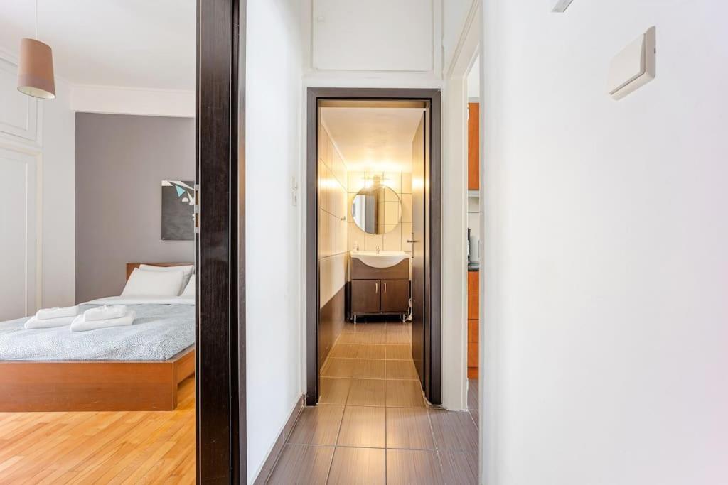 Apartment In The Middle Of Everything Athen Eksteriør bilde