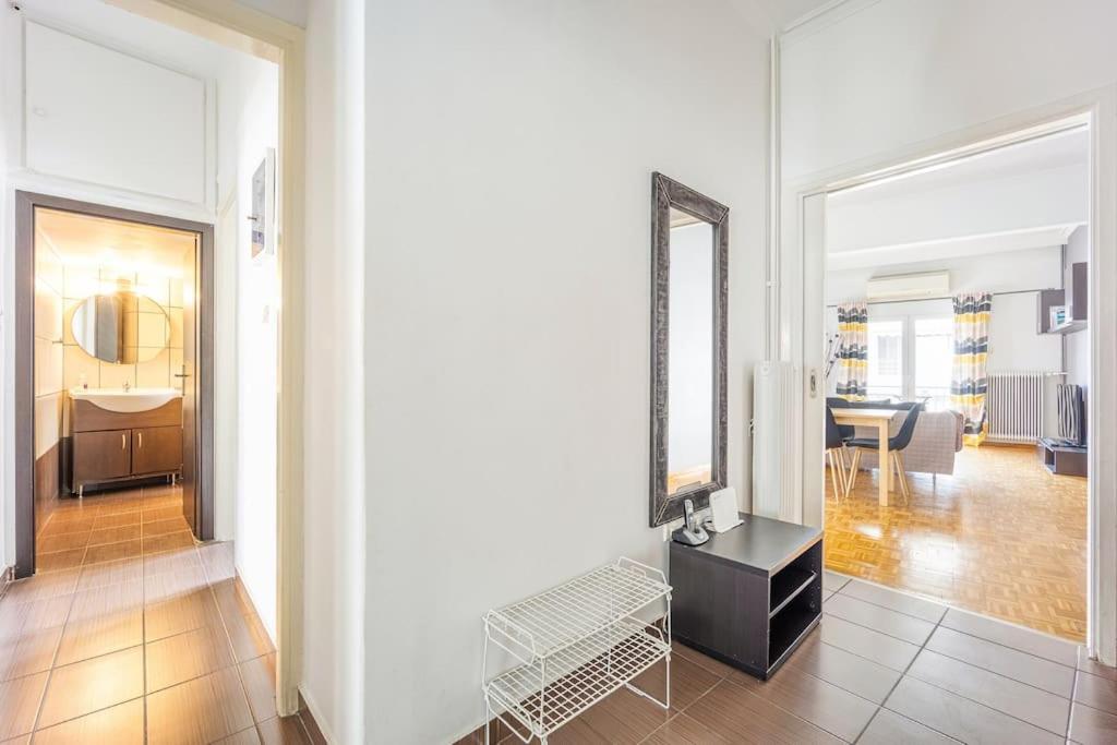 Apartment In The Middle Of Everything Athen Eksteriør bilde