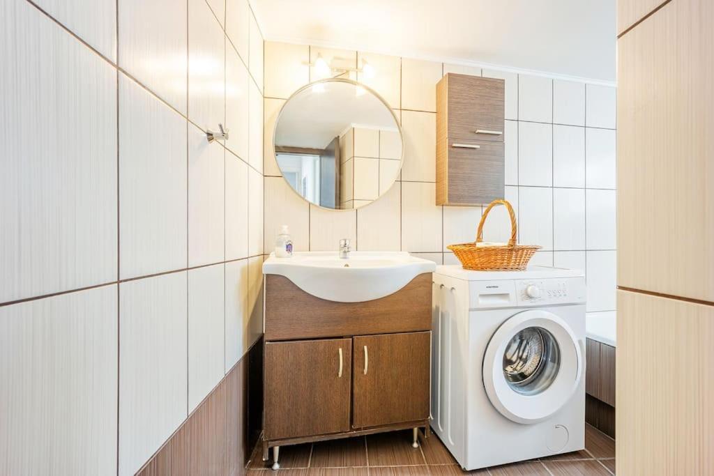 Apartment In The Middle Of Everything Athen Eksteriør bilde